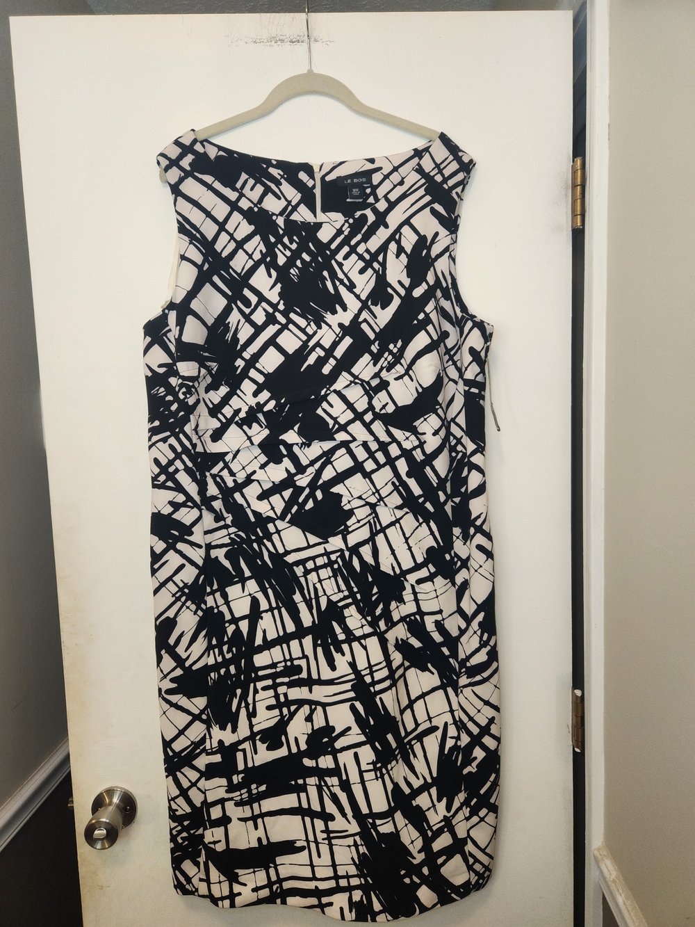 Sleeveless Black & White Abstract Sheath Midi Dress 18W